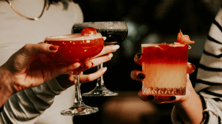 ABIH-SP e Abrasel lançam guia para combater bebidas adulteradas