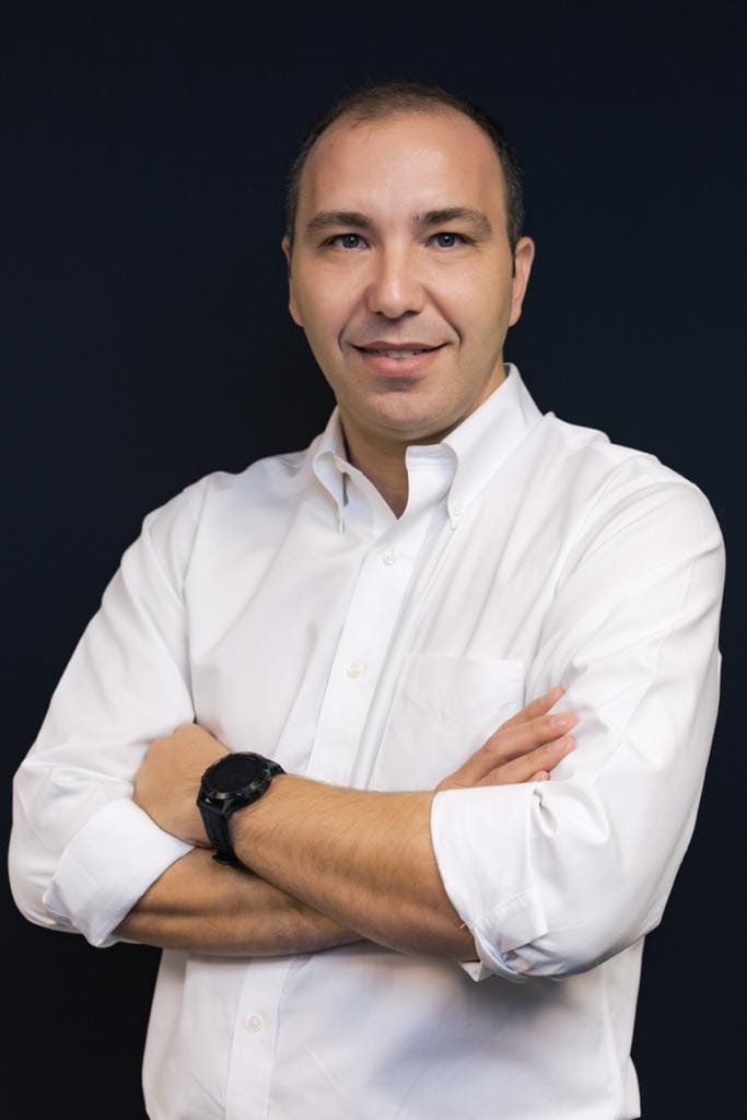 Adrian-Duran-VP-LAD-Cloud-BusinessSales-Consulting-Consulting-Services-Fonte-Divulgacao-Oracle-Foto2 Previsões para a Hotelaria em 2026: como a IA, o contato zero e a personalização estão transformando a experiência do hóspede