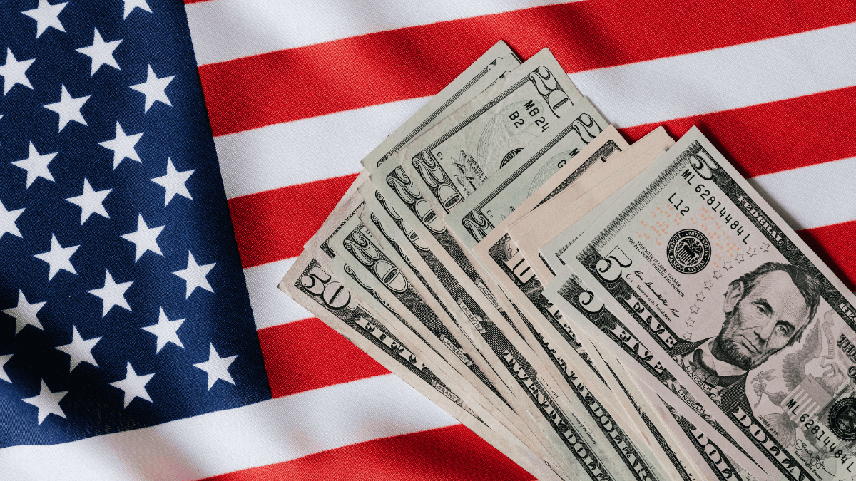 Queda-do-dolar-impulsiona-busca-de-empresarios-brasileiros-por-abertura-de-empresas-e-vistos-de-empreendedor-nos-Estados-Unidos IDENTIDADES DE SUCESSO