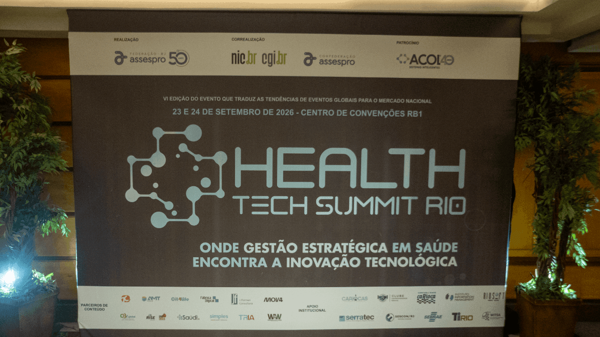 Painel de entrada do Health Tech Summit no Rio de Janeiro