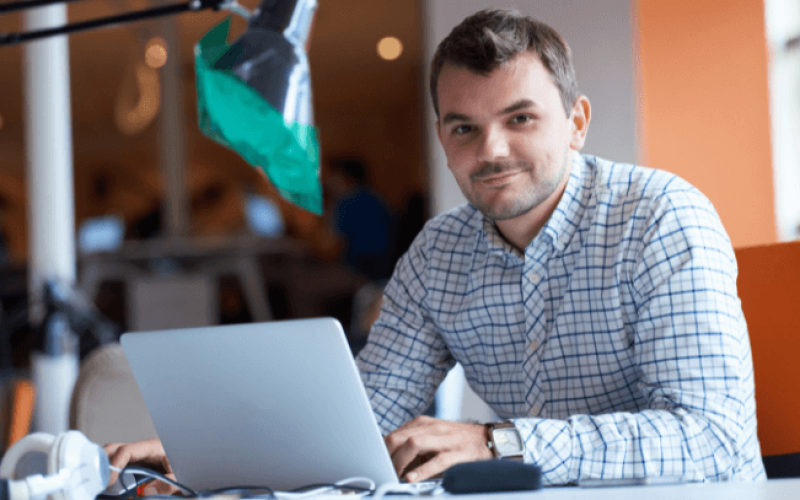 empreendedor-rckfy82brqtr3le5lm1abkk9k1to7bwsvfx2b9s4nc Home V3