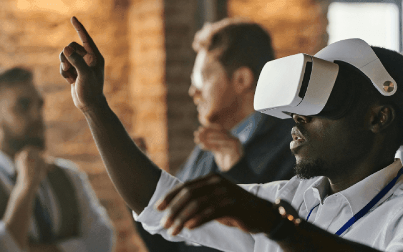 treinamento-industrial-com-realidade-aumentada-qw8ugmi4f1ovvttb8hd3eeiyeakjq52j5ojln1dll4 Home V3